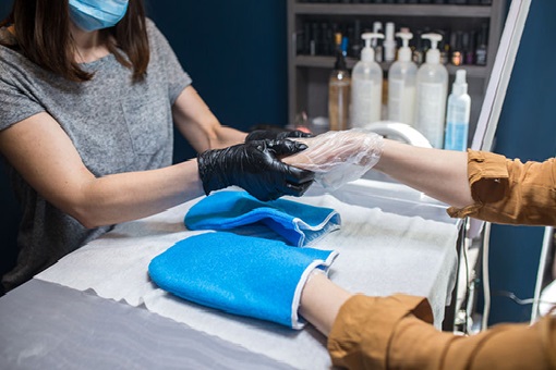 Paraffin-Dip Eyelash-and-Brow-Services